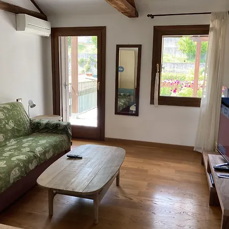Bob And Jenny'S B&B-2